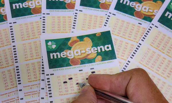 Ninguém acerta seis dezenas e prêmio da Mega-Sena vai a R$ 35 milhões