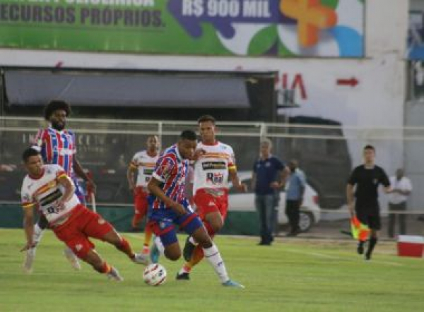 No Adauto Moraes, Bahia perde para a Juazeirense e se complica no Baianão