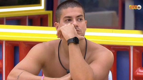 No BBB 22, Arthur Aguiar se desentende com aliados após liderança de Lina