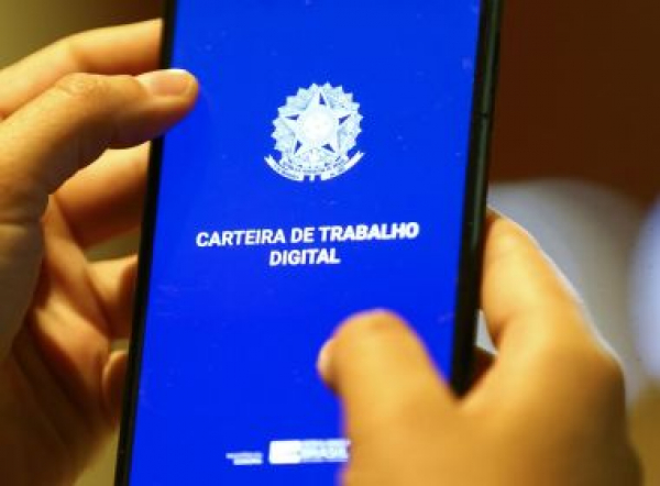 Nova proposta de reforma trabalhista libera domingos e proíbe motorista de app na CLT