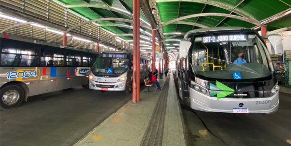 Ônibus urbanos circulam em horário estendido a partir de segunda