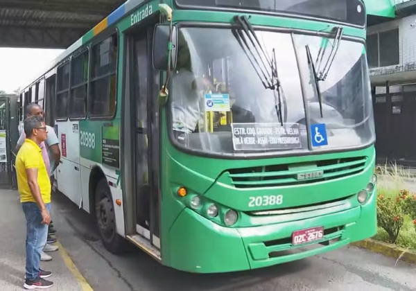 Ônibus voltam a circular no bairro do Arenoso