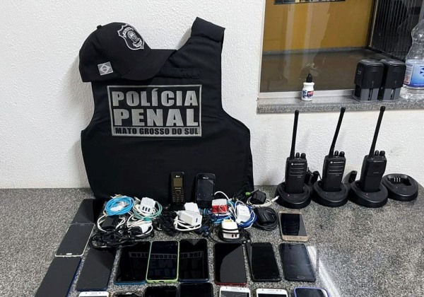 Operação apreende mais de mil celulares em presídios do país