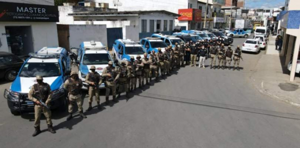 Operação cumpre 12 mandados de busca em cidade da Bahia; cinco suspeitos foram presos