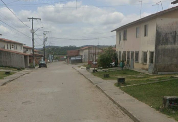 Pai morre e filho de 8 anos é atingido por tiros