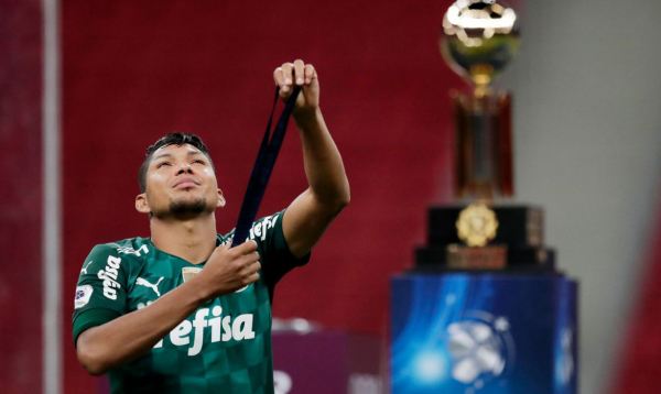 Palmeiras cai outra vez nos pênaltis e Defensa conquista a Recopa