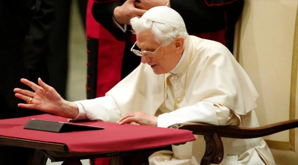 Papa Bento XVI morre aos 95 anos
