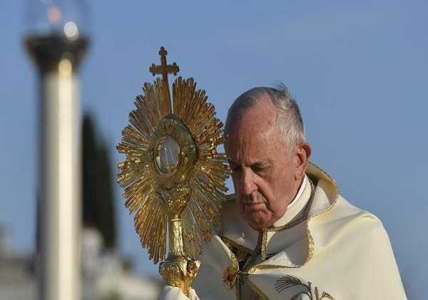 Papa Francisco reza pelas vítimas da mpox e diz que doença é ‘emergência mundial’