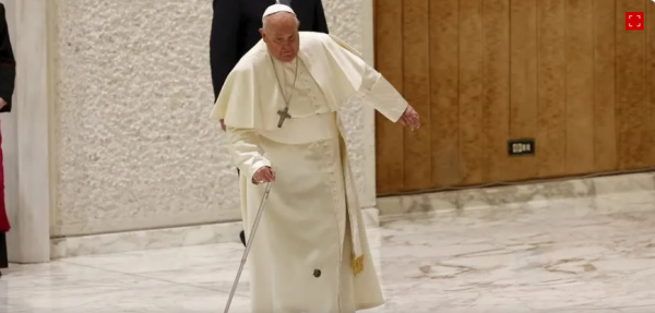 Papa Francisco teve noite tranquila no hospital, diz Vaticano