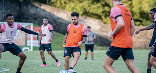 Para encerrar jejum e retomar liderança da Série B, Vitória recebe o Avaí neste domingo