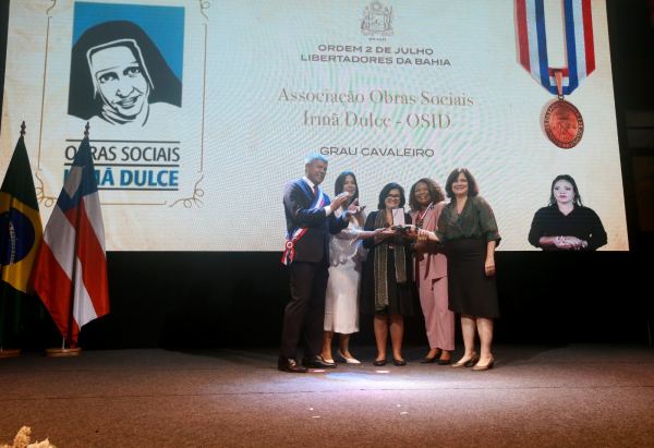Personalidades e instituições são homenageadas com a Medalha 2 de Julho