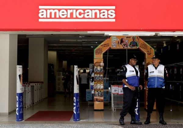 PF cumpre mandados de prisão contra ex-diretores da empresa Americanas