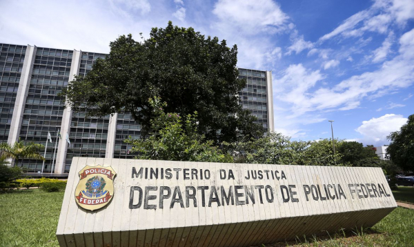 PF desarticula organização que fraudava saque de auxílio emergencial