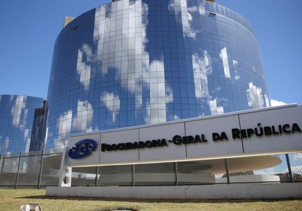 PGR questiona norma do TSE sobre retirar postagens das redes sociais