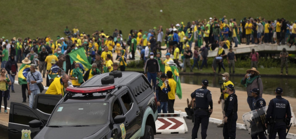 PL busca apoio de dez partidos para pedir urgência a anistia