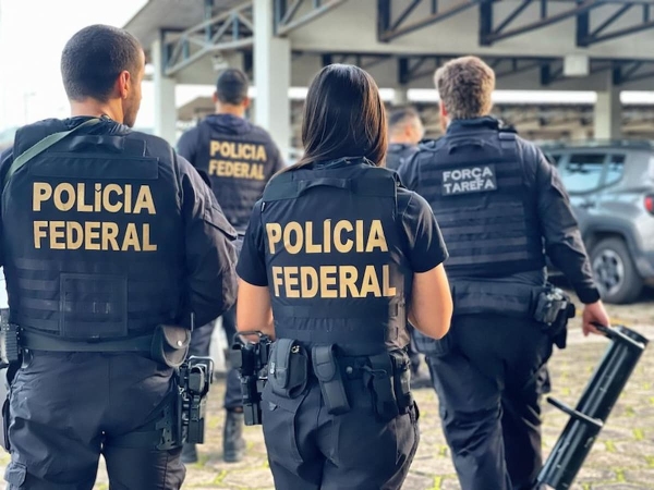 Polícia Federal apura ilícitos na contratação de cooperativa pelo município de Feira de Santana