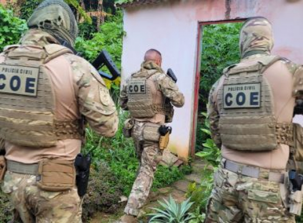 Polícia deflagra operação em Cajazeiras contra grupo de roubo a banco