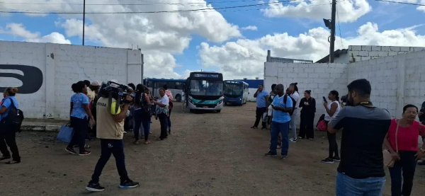 População de todos os distritos de Feira sofre com serviço de transporte ruim