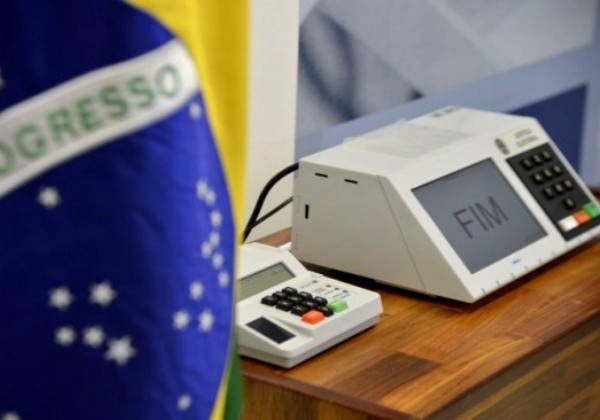 Possíveis candidatos ‘laranjas’ receberam R$ 55 mi do Fundão, cerca de R$ 1,7 mil por voto