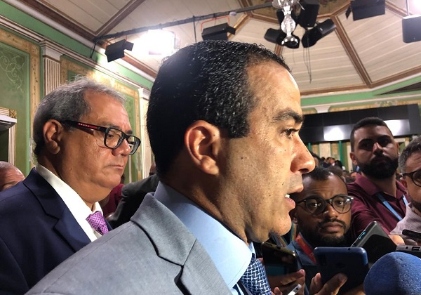 Prefeito aguarda relatório para definir reajuste da passagem de ônibus