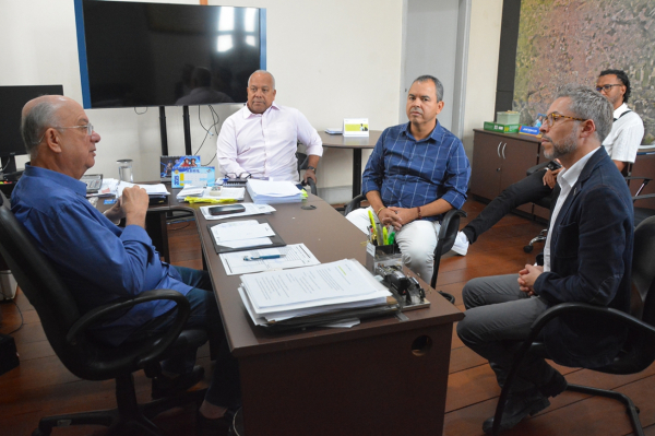 Prefeito José Ronaldo recebe secretário de Cultura do Estado e celebra sucesso da Micareta 2025
