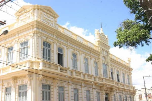 Prefeito sanciona lei que autoriza empréstimo de mais de R$ 389 mi para Projeto Feira 200Anos
