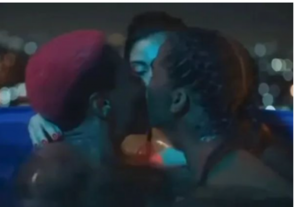 Prefeitura baiana exibe filme com cenas de sexo em evento infantil