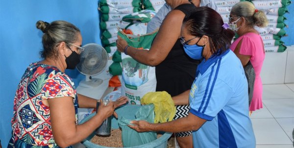 Prefeitura inicia distribuição de sementes em Tiquaruçu