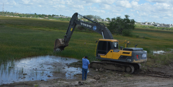 Prefeitura promove a limpeza e requalificação da Lagoa Salgada no Dia Mundial da Água