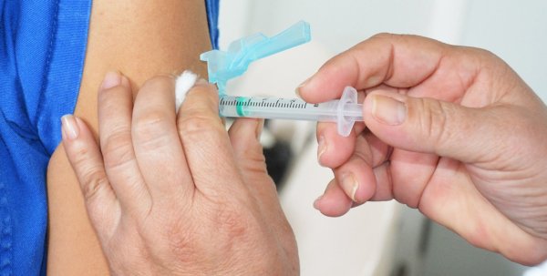Prefeitura promove vacinação contra a Covid neste domingo