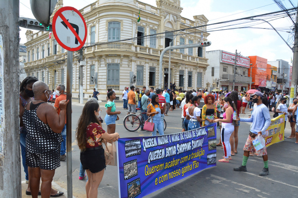 Prefeitura de Feira dialoga com comerciantes do Cidade das Compras e feirantes