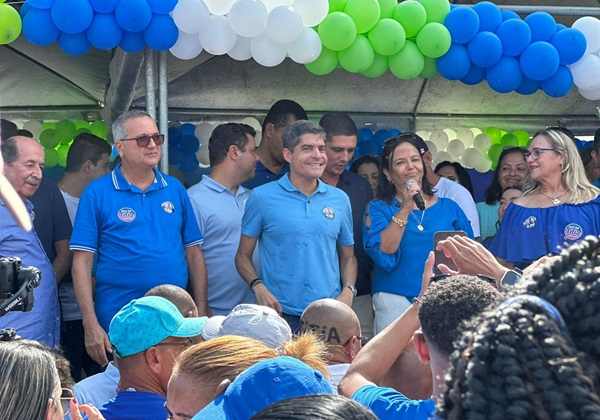 Professora, Isleide é lançada pré-candidata a prefeita de Nazaré com presença de Neto