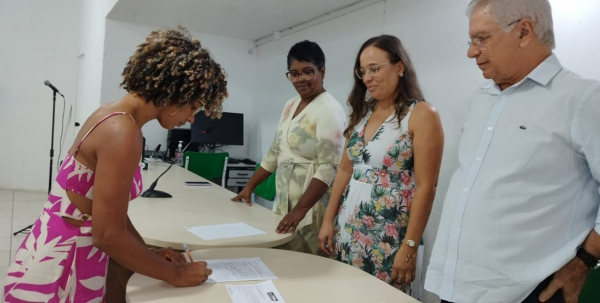 Professores tomam posse na rede municipal de Educação