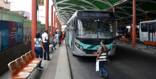 Proibição aprovada pela Câmara inviabiliza transporte em Feira