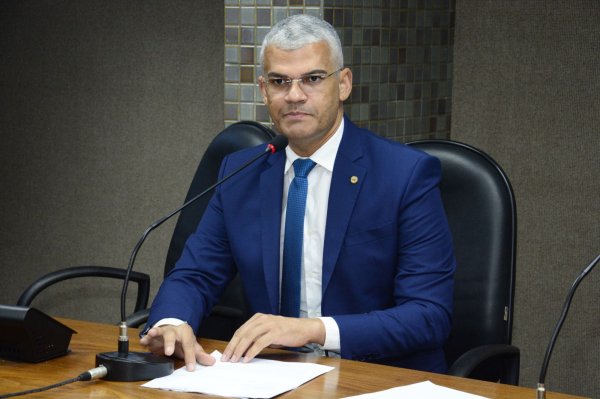 Projeto do deputado Pablo Roberto propõe mudanças nas políticas de saneamento básico