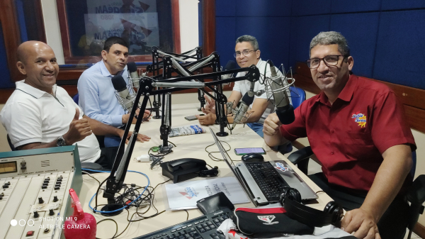 Radialista Sotero Filho recebe homenagem dos colegas e ouvintes das rádios Subaé e Nordeste FM