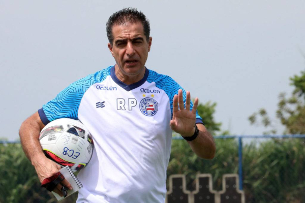 Renato Paiva elogia 1º tempo 