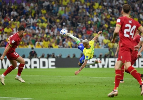 Richarlison comemora prêmio de gol mais bonito da Copa do Mundo com música de cantor baiano
