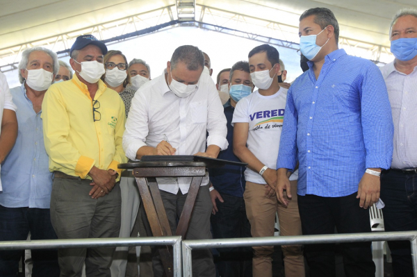 Rui autoriza início da construção do Hospital Geral Costa das Baleias, investimento de R$ 200 milhões 