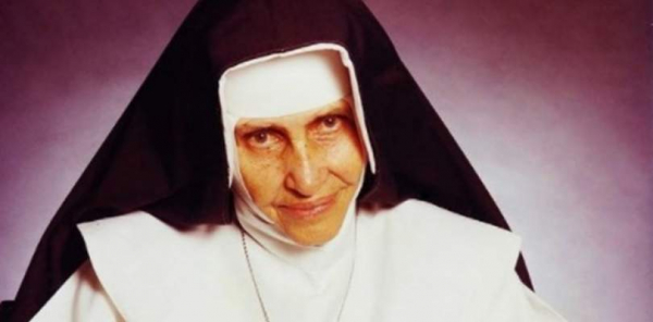 Santuário Santa Dulce dos Pobres reúne devotos nesta sexta (13) para homenagear o Anjo Bom