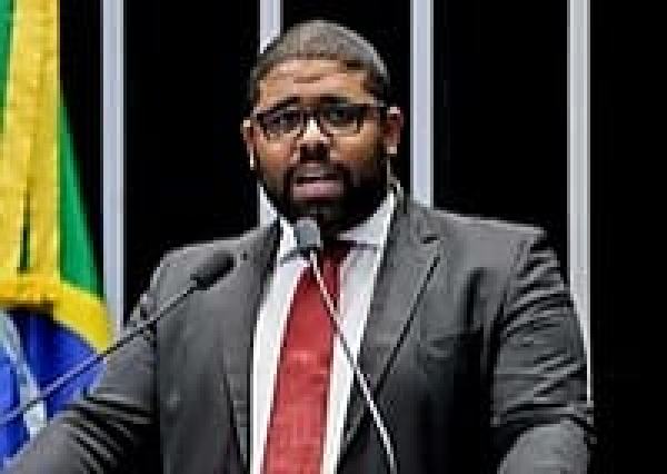 Secretário estadual de Justiça e Direitos Humanos, feirense Felipe Freitas receberá Medalha Zumbi dos Palmares