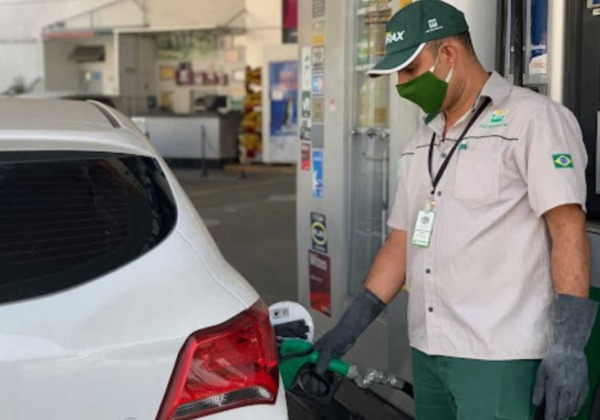 Sindicatos repudiam lei que obriga frentistas a informar polícia sobre condutores embriagados