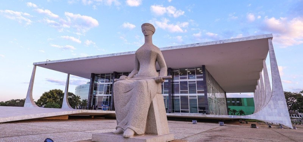 STF forma maioria para INSS pagar BPC a mulher vítima de violência