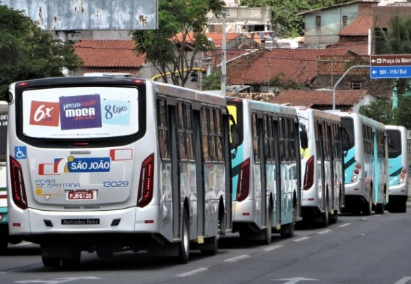 Transporte coletivo parado em Feira de Santana