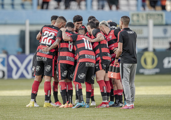 Vitória empata com Paysandu e garante acesso à Série B do Campeonato Brasileiro