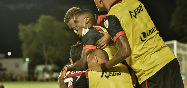 Vitória bate o Rio Branco-ES por 2 a 0 e avança na Copa do Brasil