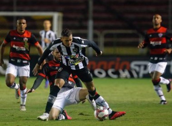 Vitória perde para o Botafogo e chega a terceira derrota consecutiva na Série B