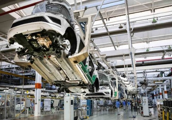 Volkswagen suspende temporariamente produção de carros no Brasil