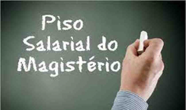 Confederação orienta prefeitos a não darem reajuste de 33,24% no piso salarial de professores