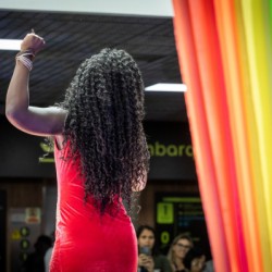 Runway Drag: evento reúne drag queens para 1ª batalha de lip syncs no aeroporto do Brasil